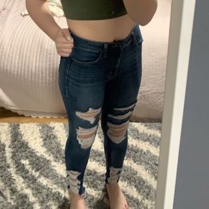 american eagle ripped skinny jeans